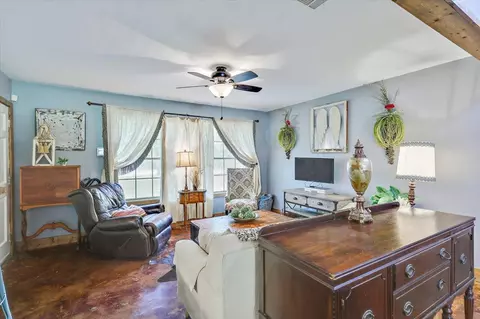 Living - 1563 Dry Creek Rd, Magee, MS 39111 photo 2 of 4