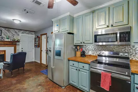 Kitchen - 1563 Dry Creek Rd, Magee, MS 39111 photo 4 of 4