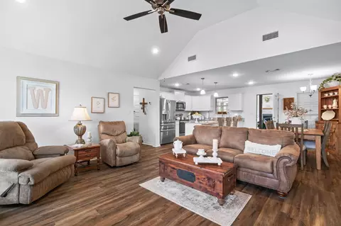 Entry Way - 46 E Locust, Sumrall, MS 39482 photo 2 of 4