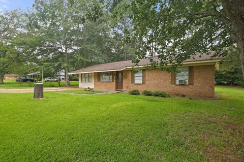 560 Bailey St, Mendenhall, MS 39114