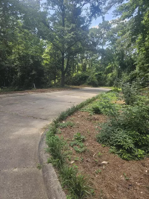 11 12 Shamroque Dr, Laurel, MS 39440