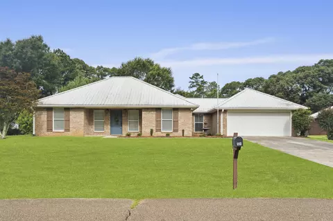 54 Nicolaus Dr, Hattiesburg, MS 39402