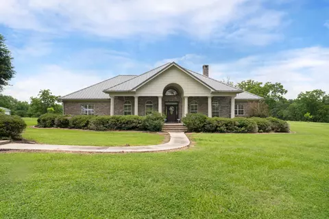 78 Bass Ln, Lumberton, MS 39455