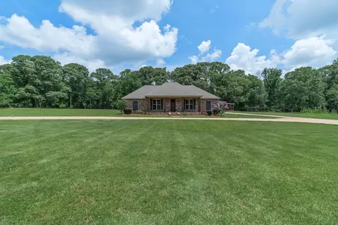483 Burnt Bridge Rd, Hattiesburg, MS 39402