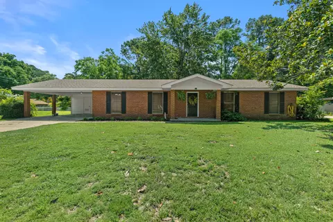 331 Garden Ln, Petal, MS 39465