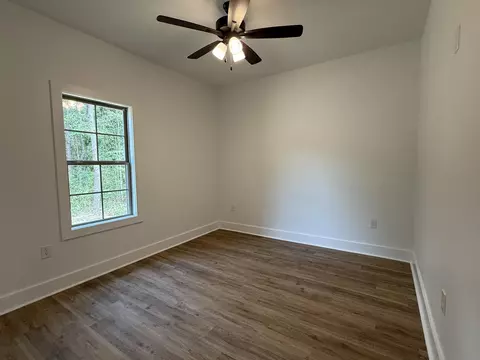 Bedroom - 44 Ratcliff Rd, Sumrall, MS 39482 photo 4 of 7