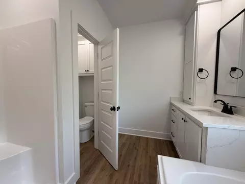 Bath - 44 Ratcliff Rd, Sumrall, MS 39482 photo 3 of 6