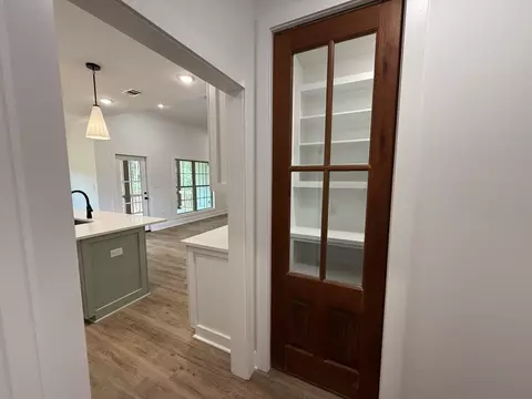 Entry Way - 44 Ratcliff Rd, Sumrall, MS 39482 photo 2 of 5