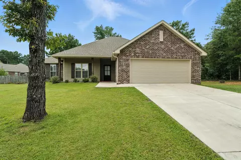 28 Price Ln, Sumrall, MS 39482