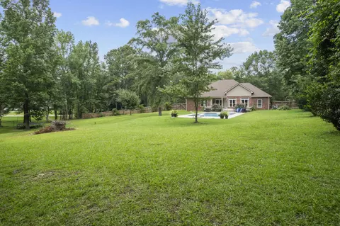 16 Winding Brook Dr, Sumrall, MS 39482