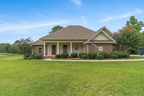 38 J C Pickering Dr, Seminary, MS 39479