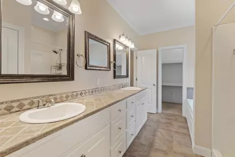 Bath - 38 J C Pickering Dr, Seminary, MS 39479 photo 2 of 5