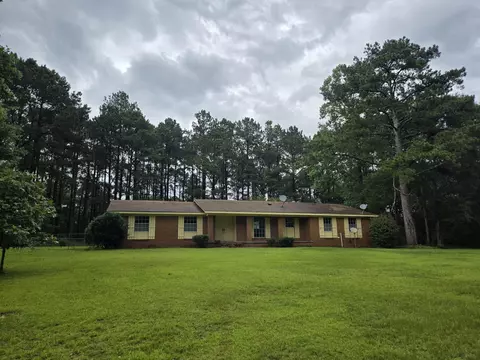 17 Old Fellowship Rd, Ellisville, MS 39437