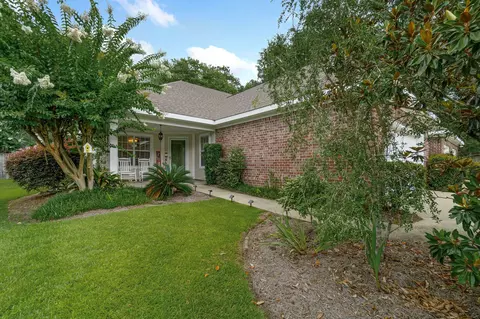 313 Sweetwater Ln, Hattiesburg, MS 39402