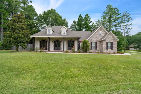 19 E Cadbury, Hattiesburg, MS 39402
