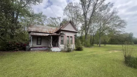 1404 N Main St, Columbia, MS 39429