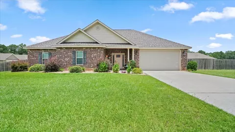 41 Honeybee Ln, Ellisville, MS 39437