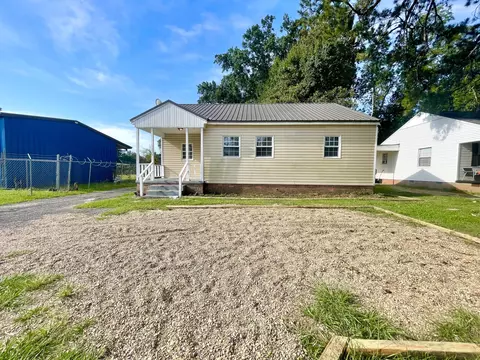 1428 W 7th St, Hattiesburg, MS 39401