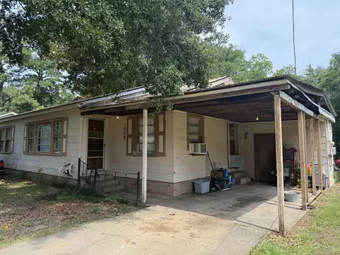 1009 Beatrice, Columbia, MS 39429