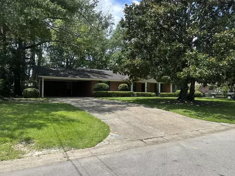 605 Woodland Hls, Hattiesburg, MS 39402