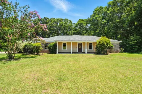 56 Carter Rd, Hattiesburg, MS 39401