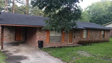 8 Chickasaw St, Laurel, MS 39440