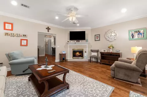 Living - 18 Parkridge Rd, Purvis, MS 39475 photo 1 of 2