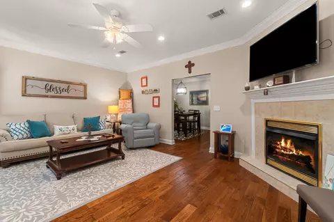 Living - 18 Parkridge Rd, Purvis, MS 39475 photo 2 of 2