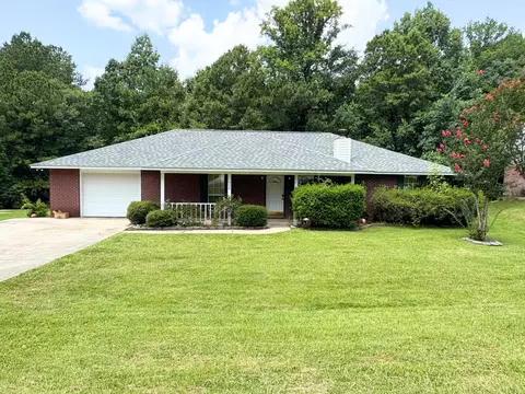 930 Southeast, Hattiesburg, MS 39402