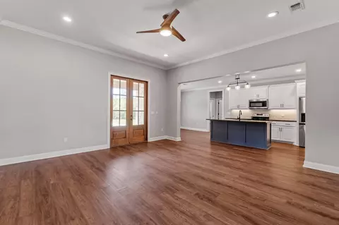 Living - 357 Todd Rd, Sumrall, MS 39482 photo 2 of 3