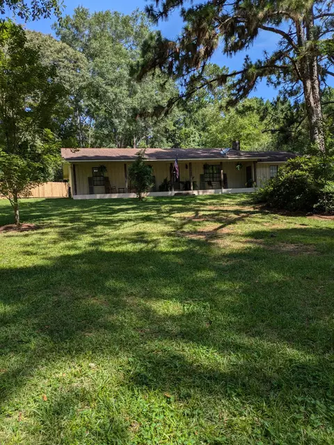 242 Stuckey Rd, Columbia, MS 39429
