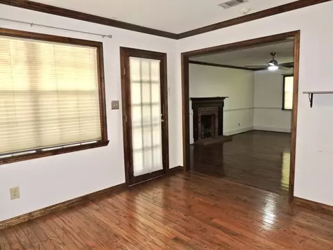 Living - 1907 Wansley Rd, Laurel, MS 39443 photo 4 of 4