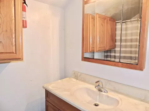 Bath - 1907 Wansley Rd, Laurel, MS 39443 photo 2 of 2