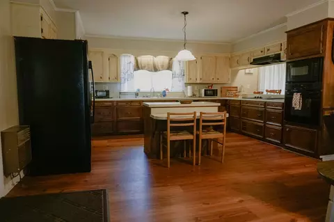 Kitchen - 457 Hurricane Creek Rd, Sandy Hook, MS 39478 photo 2 of 2