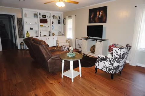 Living - 457 Hurricane Creek Rd, Sandy Hook, MS 39478 photo 2 of 2