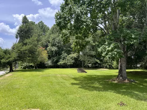 605 Elm St, Ellisville, MS 39437