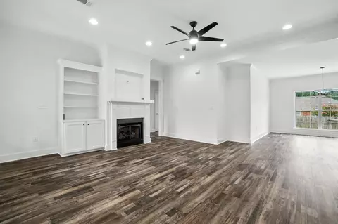 Living - 11 W Spruce, Sumrall, MS 39482 photo 1 of 4