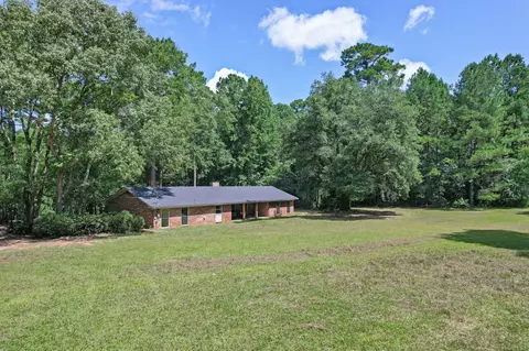60 E 2nd Ave # A, Bay Springs, MS 39422