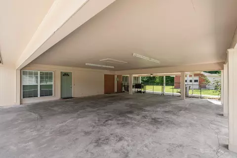 36 Greenbriar Ln, Laurel, MS 39443 photo 36