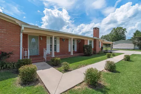36 Greenbriar Ln, Laurel, MS 39443 photo 3