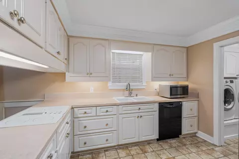 36 Greenbriar Ln, Laurel, MS 39443 photo 8