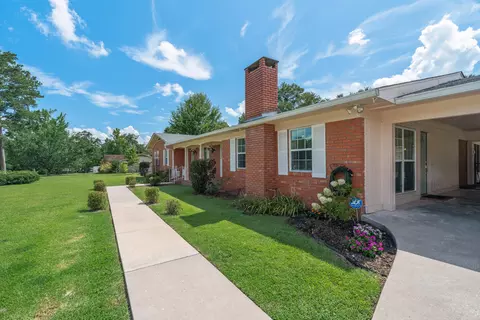 36 Greenbriar Ln, Laurel, MS 39443 photo 2