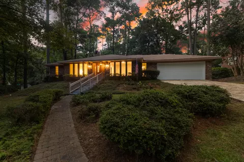 312 Shadow Wood Dr, Hattiesburg, MS 39402