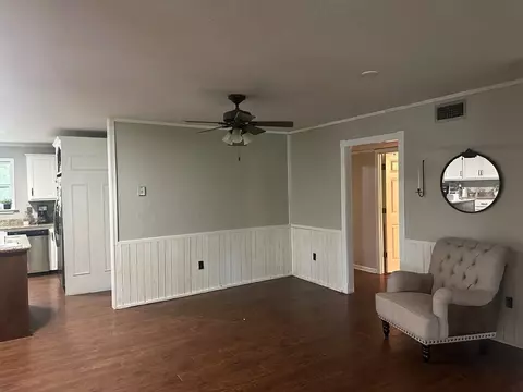 Living - 128 Beaver Dam Rd, Lucedale, MS 39452 photo 2 of 3