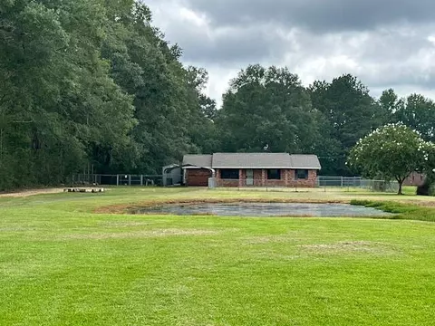 1826 N Old Hwy 35, Columbia, MS 39429