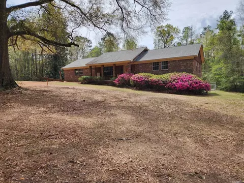 891 Elks Lake Rd, Hattiesburg, MS 39401