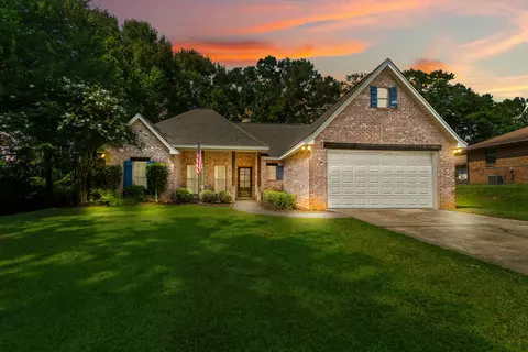 51 Villa Dr, Petal, MS 39465