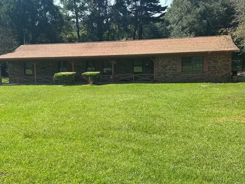 Exterior - 132 County Barn Rd, Laurel, MS 39443 photo 3 of 6