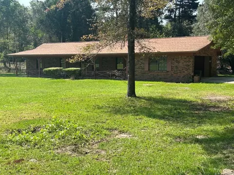 Exterior - 132 County Barn Rd, Laurel, MS 39443 photo 4 of 6