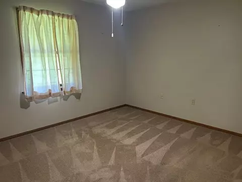 Bedroom - 132 County Barn Rd, Laurel, MS 39443 photo 3 of 5